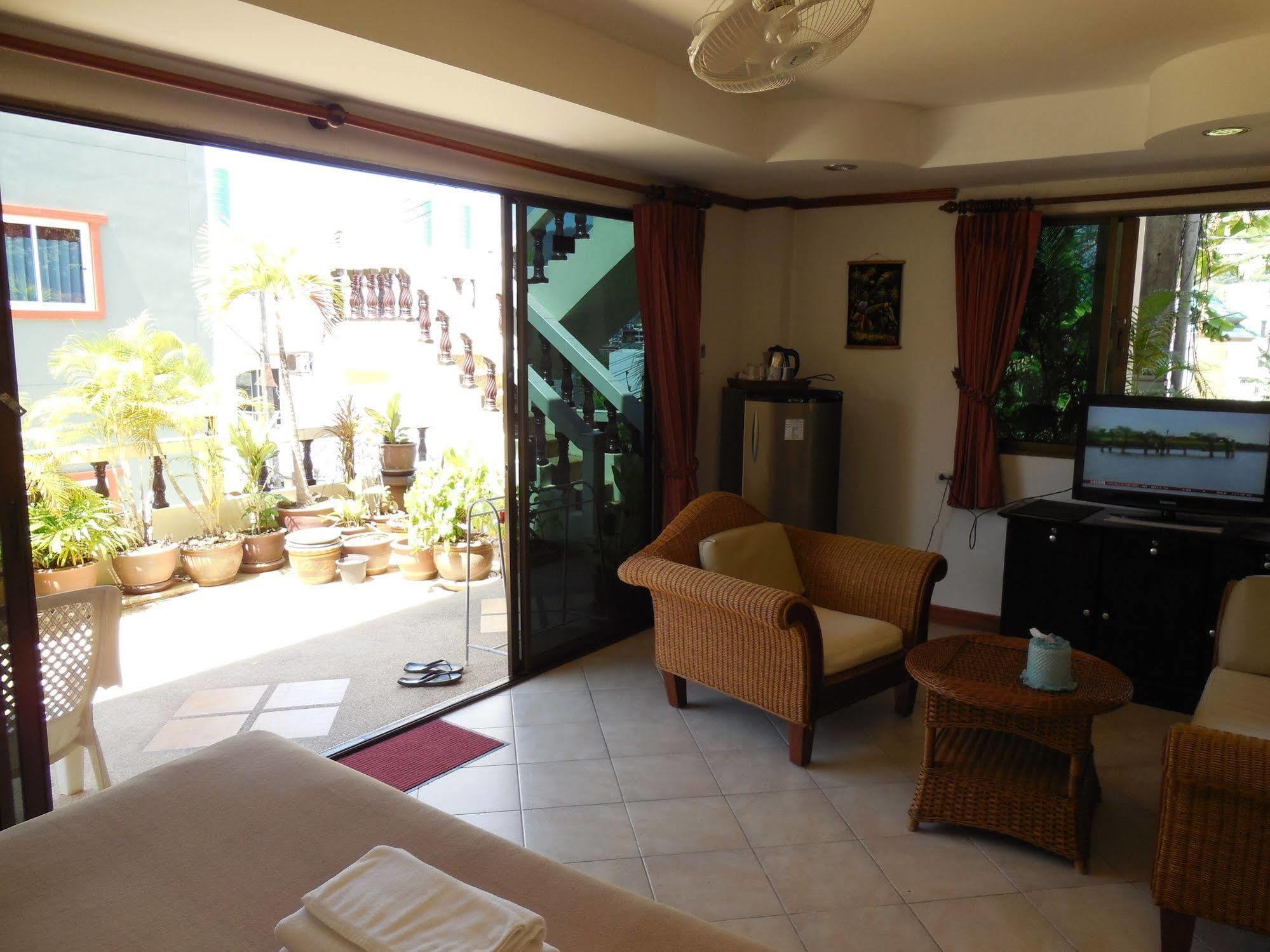 Blue Sky Residence Patong Exterior foto